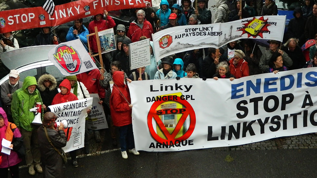 Manifestation_anti_Linly_sous_la_pluie_1280_DSCN5852.jpg