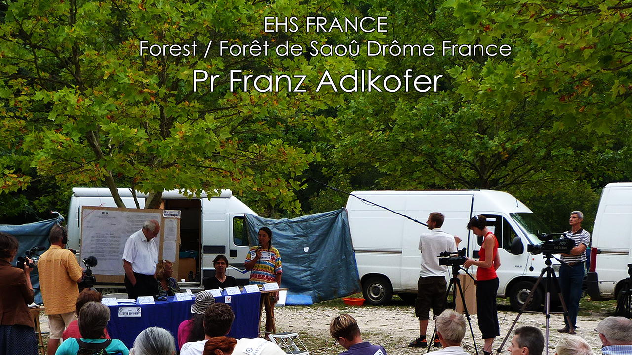 Pr_Franz_Adlkofer_Discussion_Tribune_Foret_de_Saou_Drome_EHS_1280.jpg 